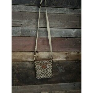 Vintage coach signature slim crossbody bag. Read Description
